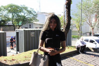 Milena Ribeiro, 20 anos, fez a requalificação civil dos documentos - Divulgação