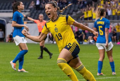 Seleção feminina leva virada da Suécia e perde segundo jogo preparatório para a Copa América