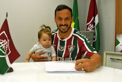 Fluminense anuncia renovação de contrato com volante Yago Felipe
