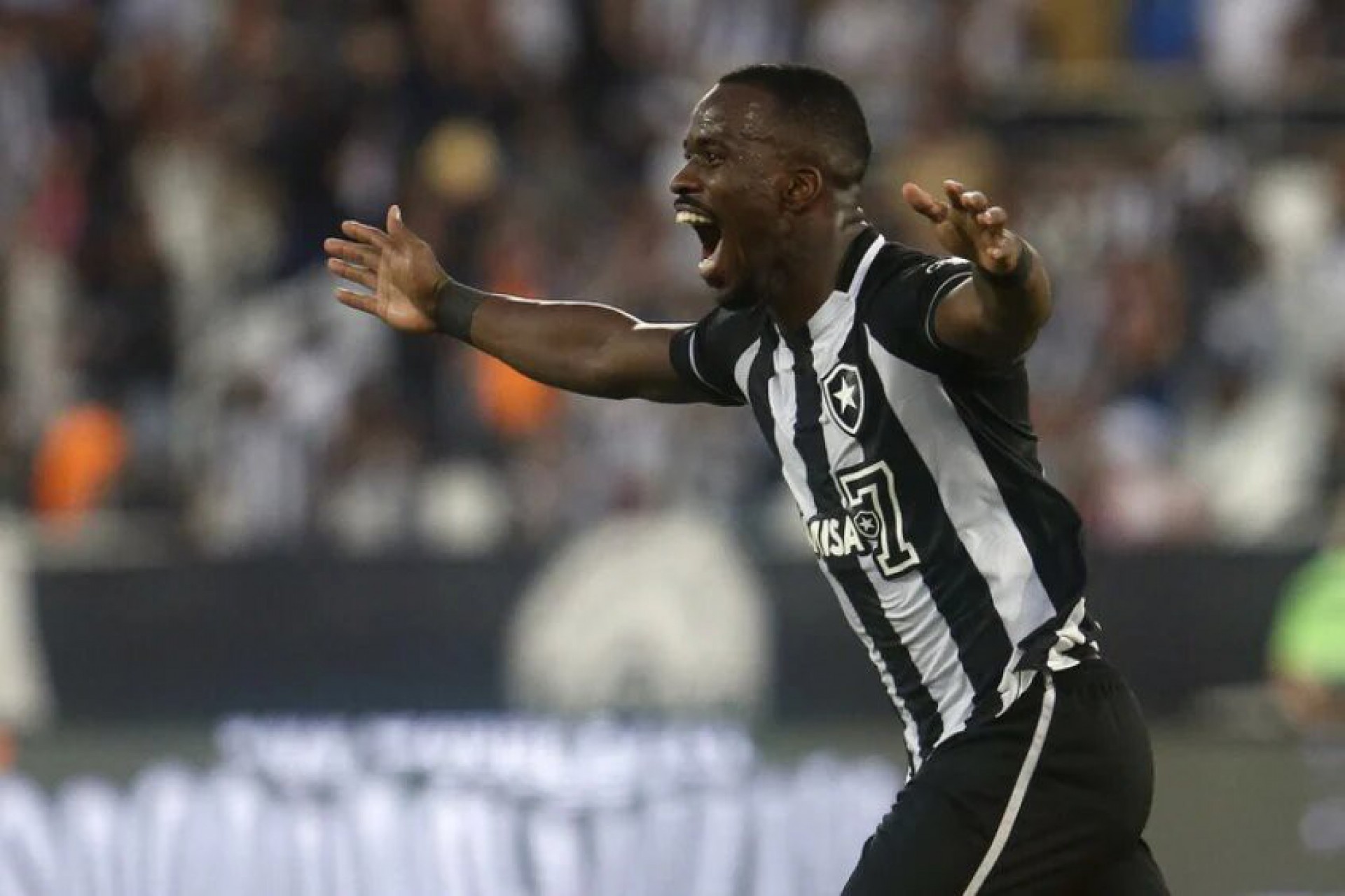 Botafogo está por detalhes de acertar com volante em definitivo - Foto: Vitor Silva/Botafogo