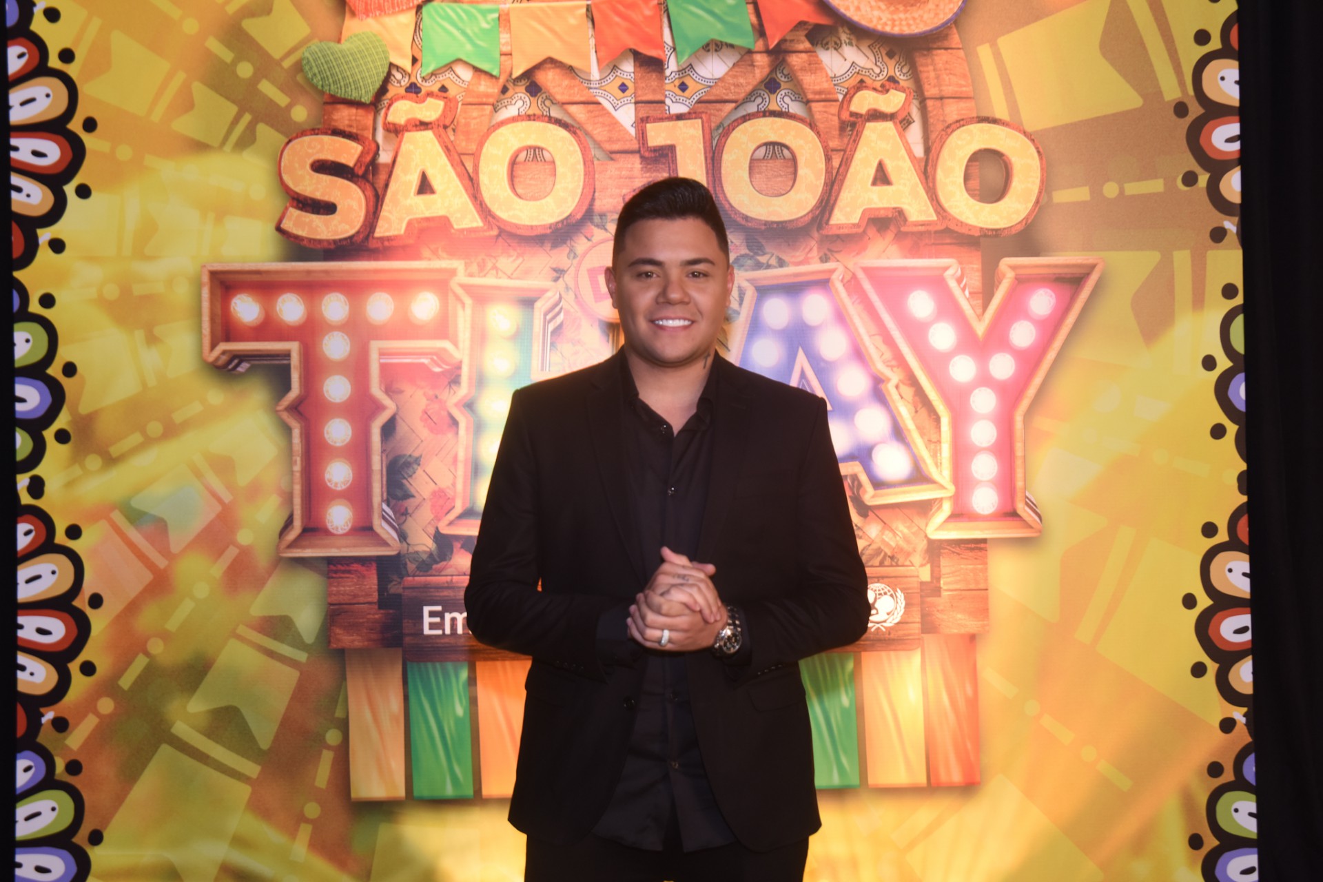 Felipe Araújo chega ao jantar pré-evento do São João da Thay após avião arremeter duas vezes - Leo Franco / Ag. News