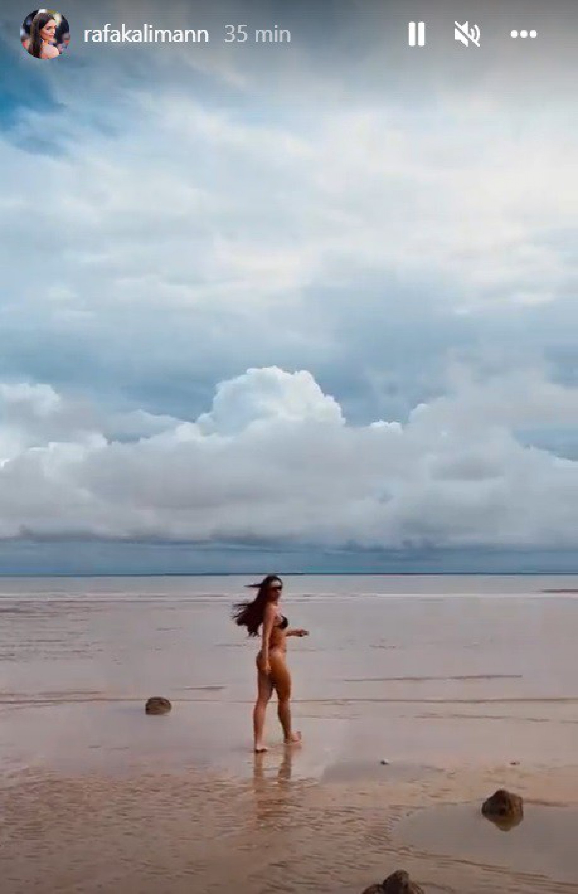 Ex-BBB Rafa Kalimann curte praia em São Luiz, no Maranhão - Reprodução Internet