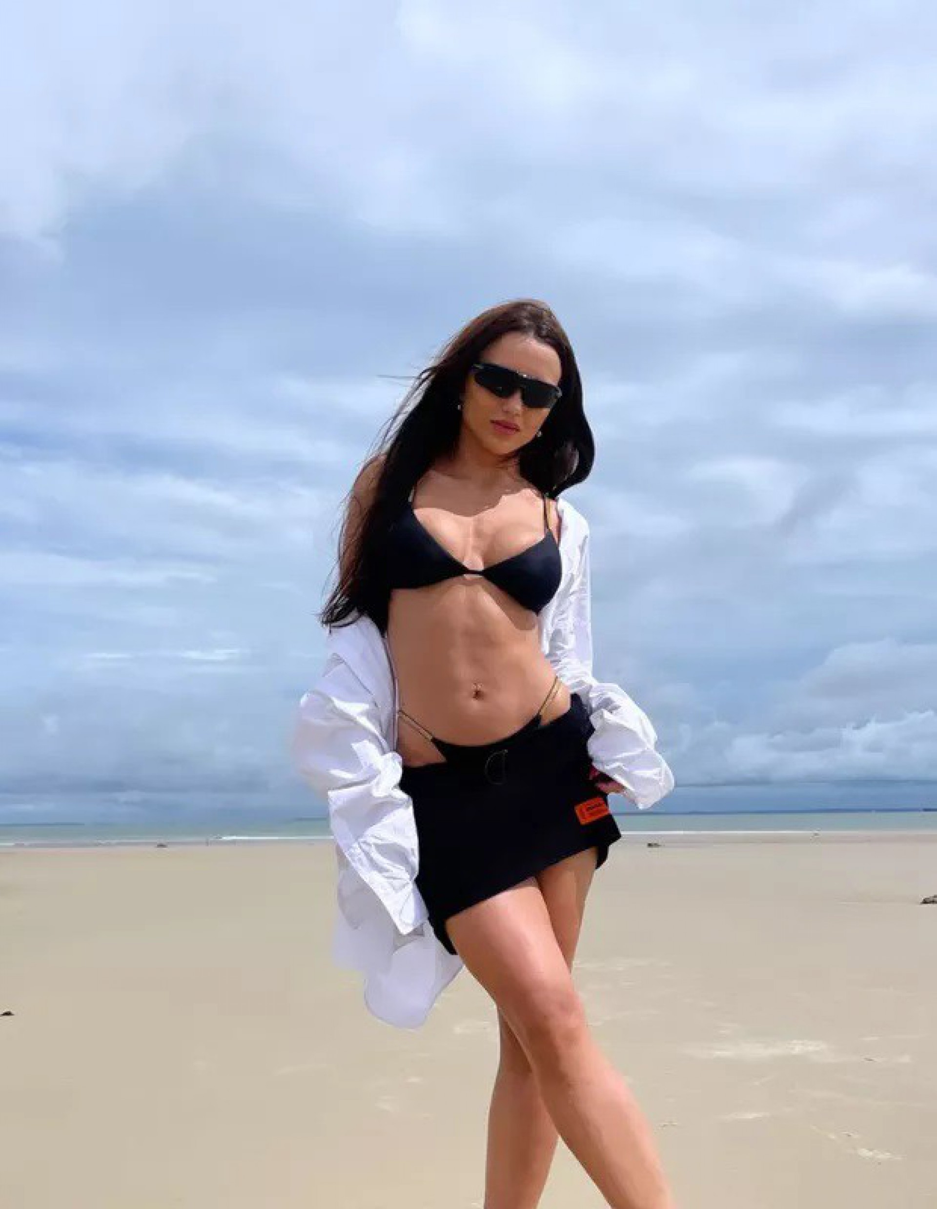 Ex-BBB Rafa Kalimann curte praia em São Luiz, no Maranhão - Reprodução Internet