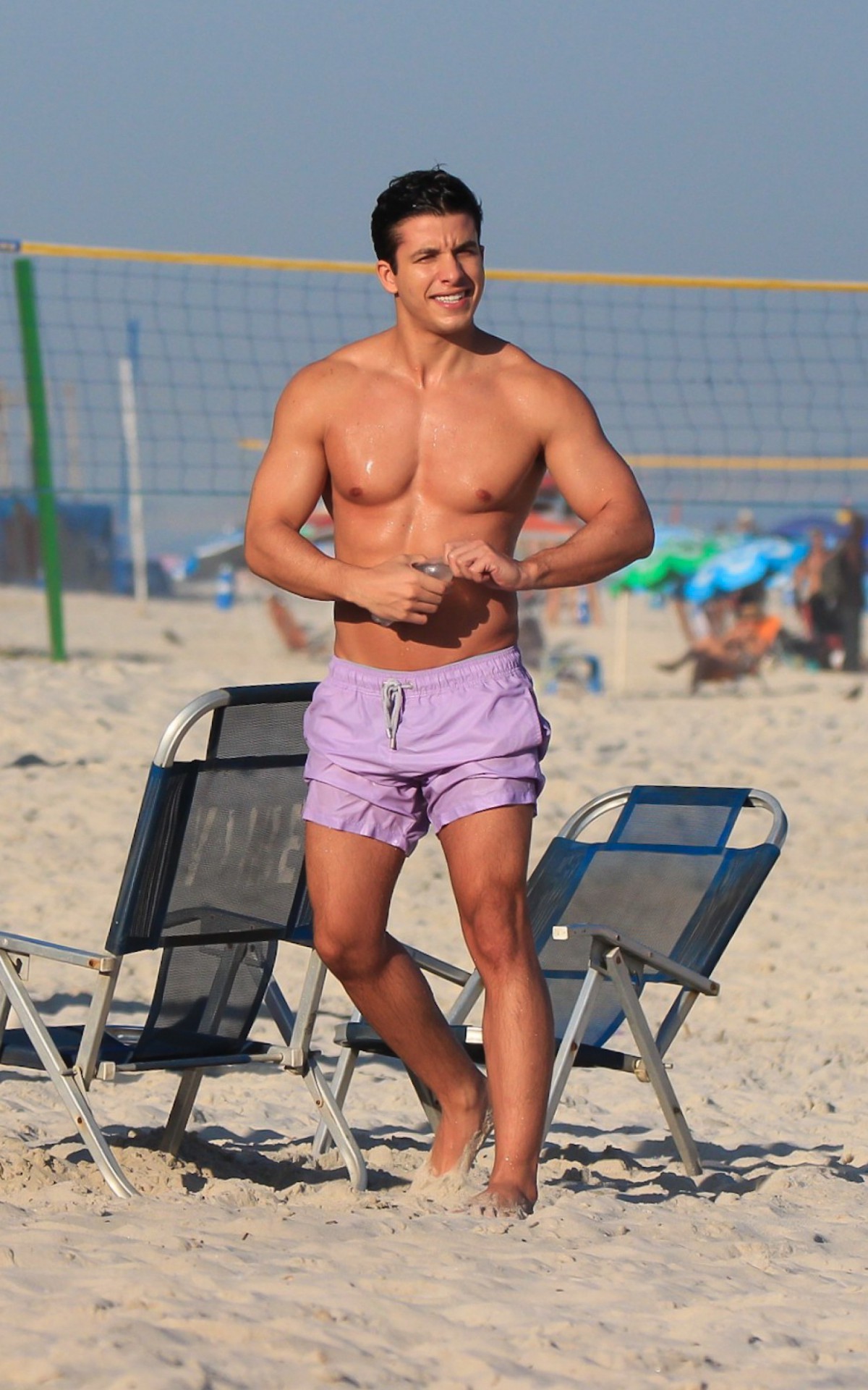 Ricky Tavares se refresca no mar da Barra da Tijuca