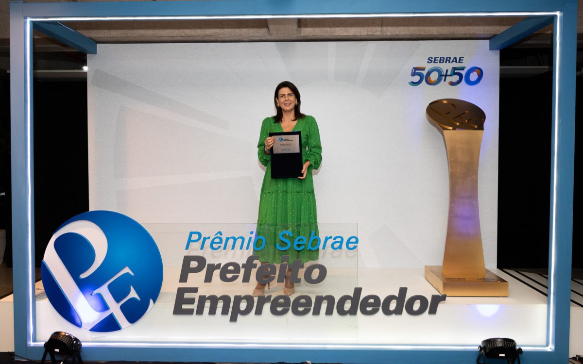 Rosi Silva representou Vassouras na premia&ccedil;&atilde;o