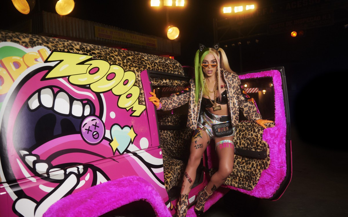 Anitta vira heroína de jogo de ação no clipe de 'Tropa', single em colaboração com Luck Muzik - Divulgação/Eduardo Bravin