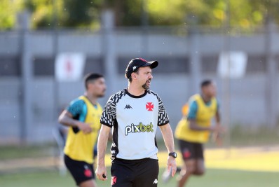 Mauricio Souza minimiza deixar Vasco com seu perfil e prioriza retorno para a Série A