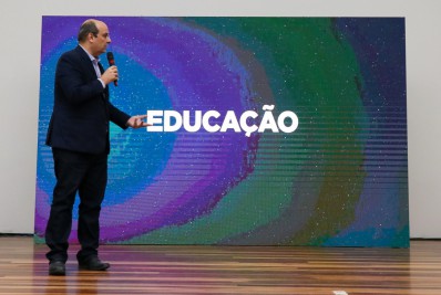 Governo do Rio lança primeiro centro universitário do Estado para educadores