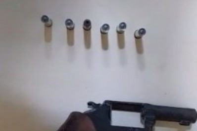 PM prende homem com pistola em Cabo Frio