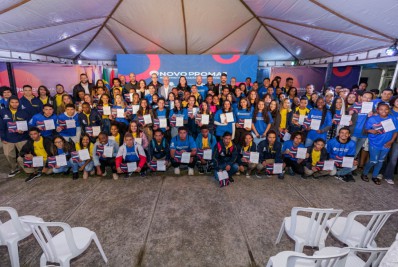 Novo Promaj: primeiros jovens contratados participam do lançamento oficial do programa e recebem certificados