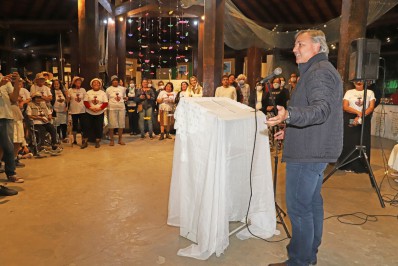 Alexandre Martins, Prefeito de Búzios, participa da abertura da primeira Exposição 