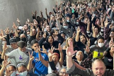 L de Luiz: deputado do PP diferencia seu gesto do feito em apoio a Lula