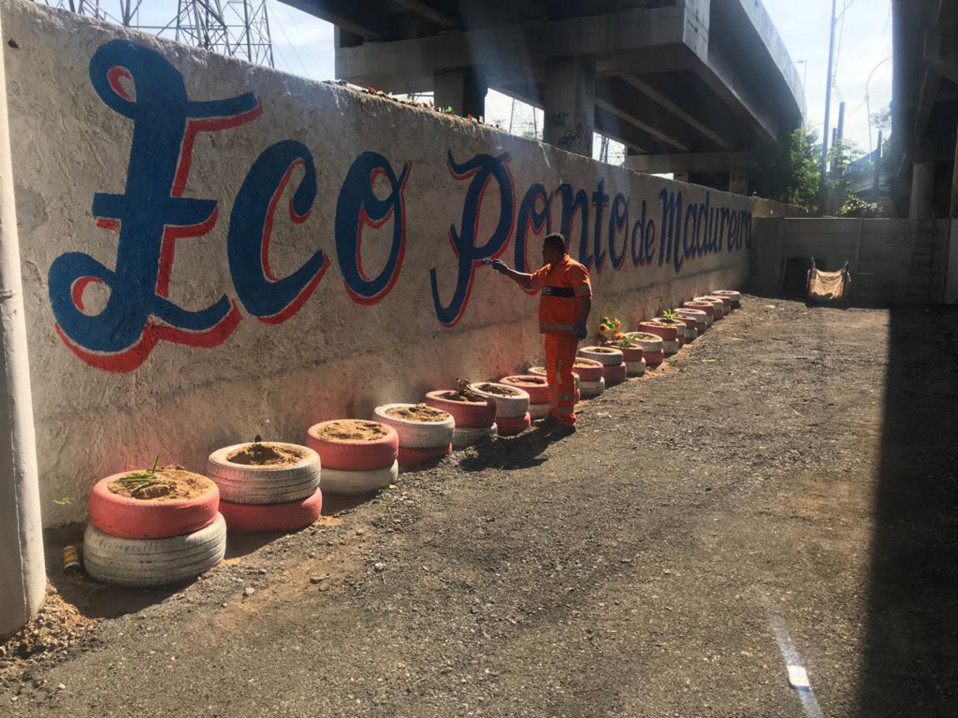 Cidad&atilde;os v&atilde;o poder depositar seus res&iacute;duos gratuitamente no local   - Divulga&ccedil;&atilde;o/Comlurb