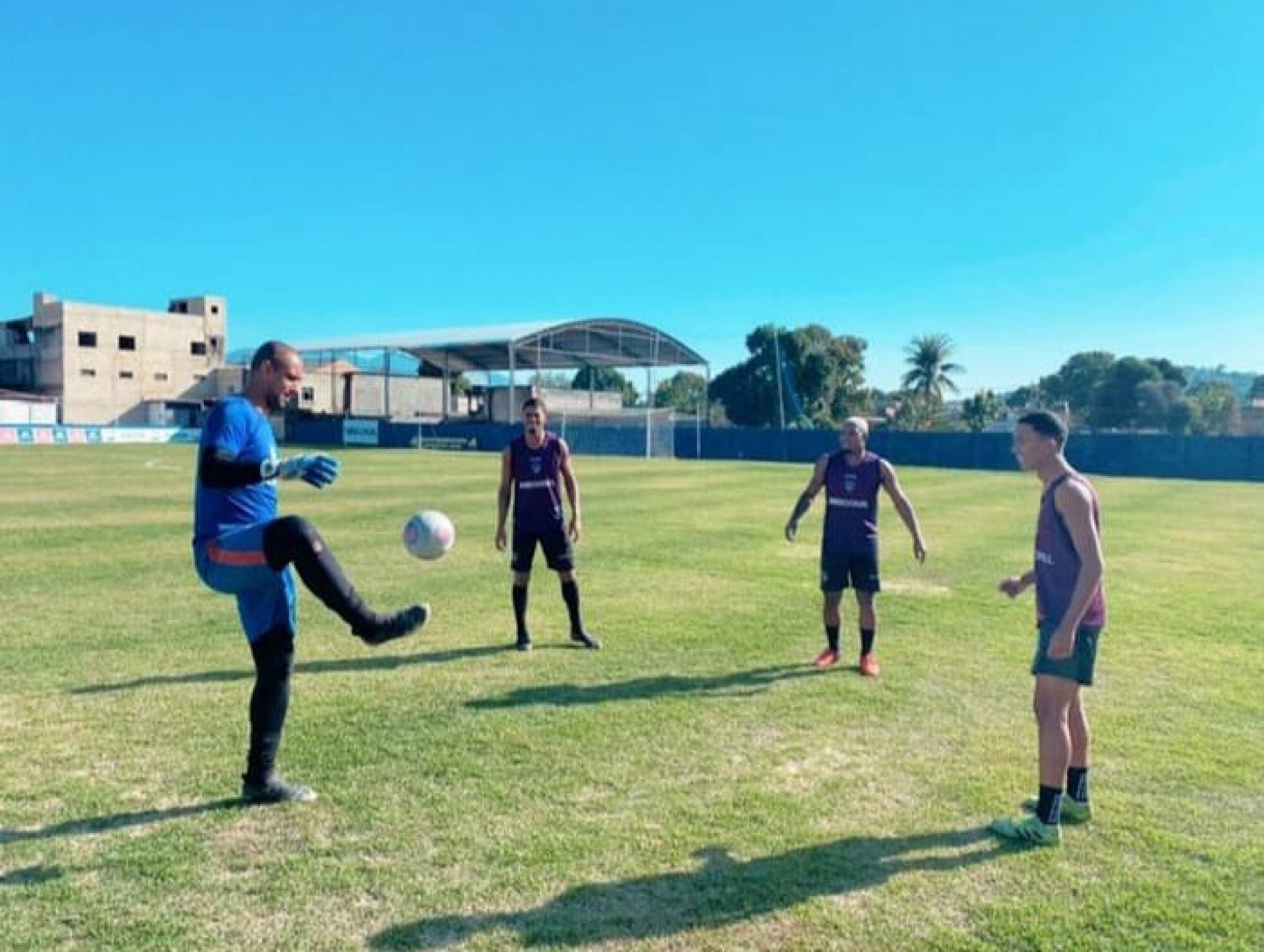 Jogadores treinando visando o jogo contra o FC Rio de Janeiro - Marcos Leandro / SEBR