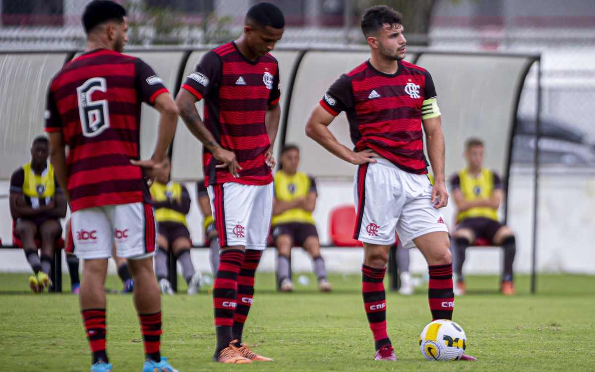 Flamengo on X: Amanhã tem Mengão! Às 19h, o Mais Querido enfrenta