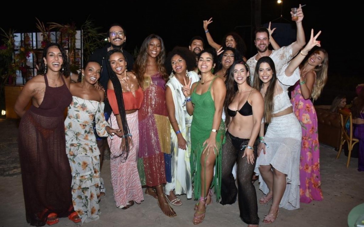 Ex-BBBs se re&uacute;nem em evento de Thaynara OG