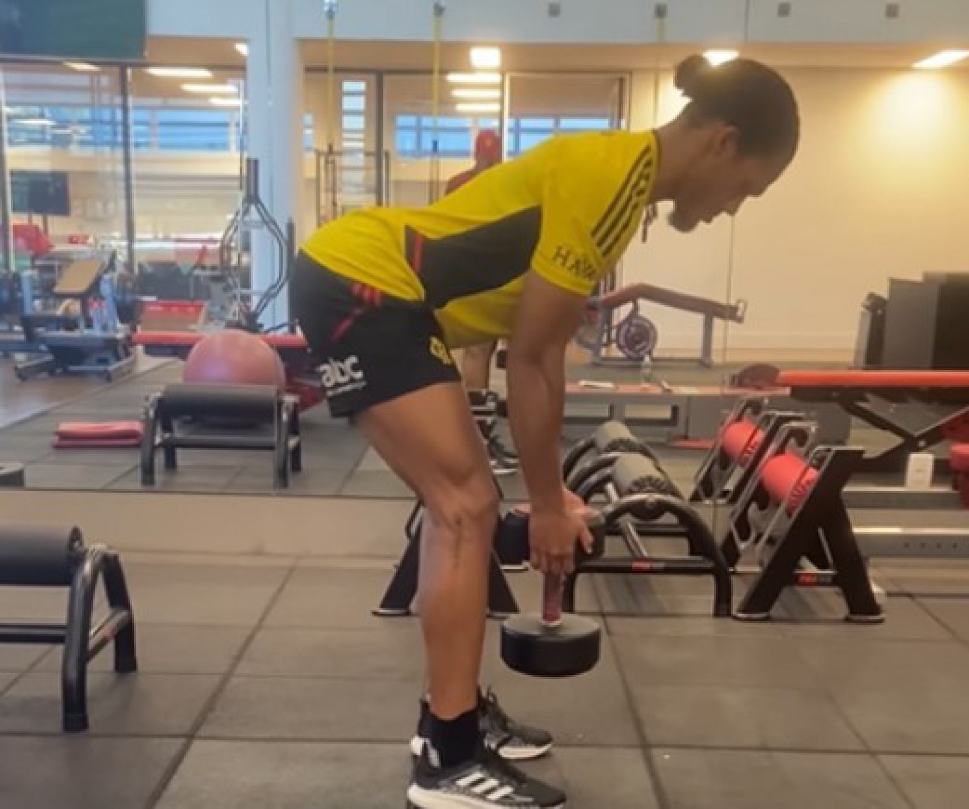 Rafael Santos voltou a treinar no CT Ninho do Urubu - Reprodução/Instagram Rafael Santos