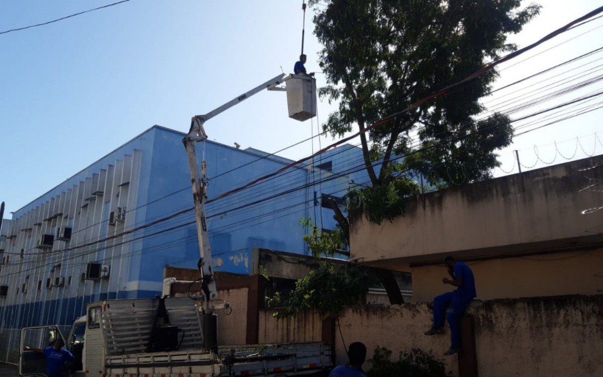 A equipe da poda de &aacute;rvore percorreu algumas ruas do Jardim Sumar&eacute;, Vila Rosali, Morro da Igrejinha e Jardim Meriti