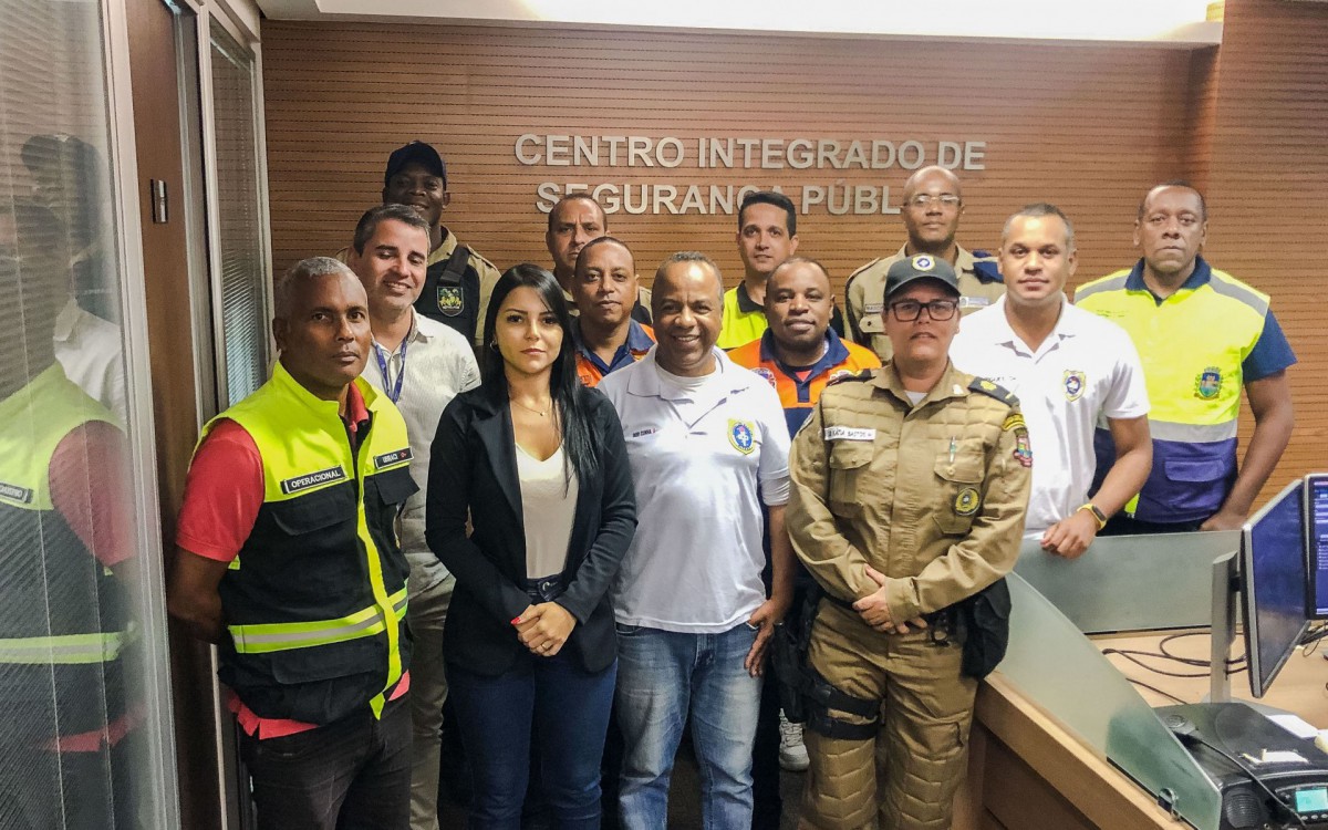 Equipes de Mesquita conhecem o Centro Integrado de Seguran&ccedil;a P&uacute;blica de Niter&oacute;i