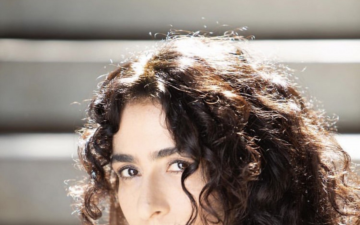 "Em 90 anos de exist&ecirc;ncia a USP concedeu esse t&iacute;tulo a 122 personalidades que se destacaram por sua contribui&ccedil;&atilde;o &agrave; cultura, &agrave; educa&ccedil;&atilde;o e &agrave; humanidade, sendo eu a terceira mulher a se tornar Doutura Honoris Causa pela USP. Isso &eacute; incr&iacute;vel!"
