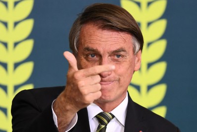 Bolsonaro assina decreto que obriga postos a informarem preços antes e depois do ICMS