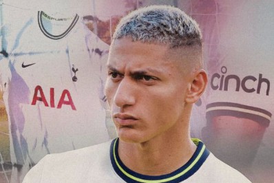 Richarlison é anunciado pelo Tottenham com vínculo de cinco temporadas