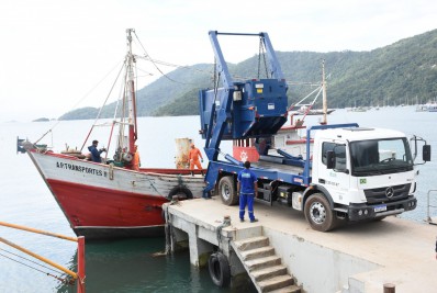 Novo sistema de transporte de lixo na Ilha Grande