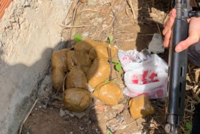 ‘Vapor’ do tráfico é preso com cerca de 1.400 pedras de crack e outras drogas em Cabo Frio