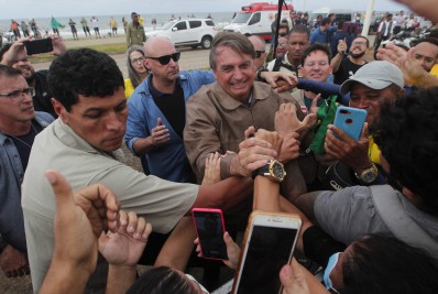 Bolsonaro sobe o tom, ameaça governadores e diz que ICMS terá que baixar por ser lei federal