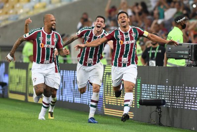 No penúltimo jogo de sua carreira, Fred marca e Fluminense atropela o Corinthians no Maracanã