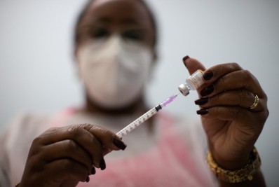 Volta Redonda faz plantão de vacinação contra covid-19 e gripe neste fim de semana