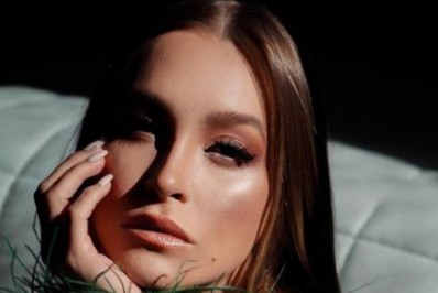 Carla Diaz revela detalhes do seu diagnóstico de câncer de tireoide: 'Será que vou morrer tão nova?'