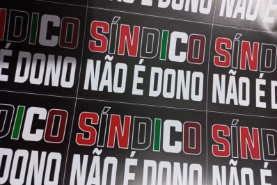 Torcida do Vasco provoca Flamengo no Maracanã: 'Síndico não é dono'