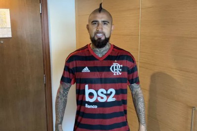 Vidal vai assinar com o Flamengo até 2023 e deverá chegar ao Rio na quarta-feira