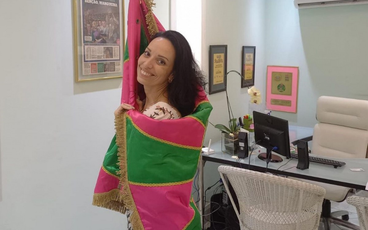 Claudia Mota ser&aacute; a nova core&oacute;grafa da escola para o pr&oacute;ximo carnaval