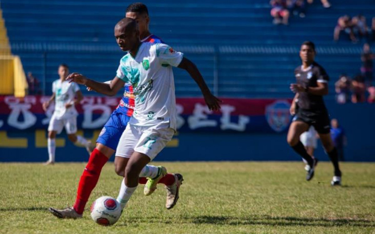 O Imp&eacute;rio Serrano tirou a invencibilidade do SE Belford Roxo