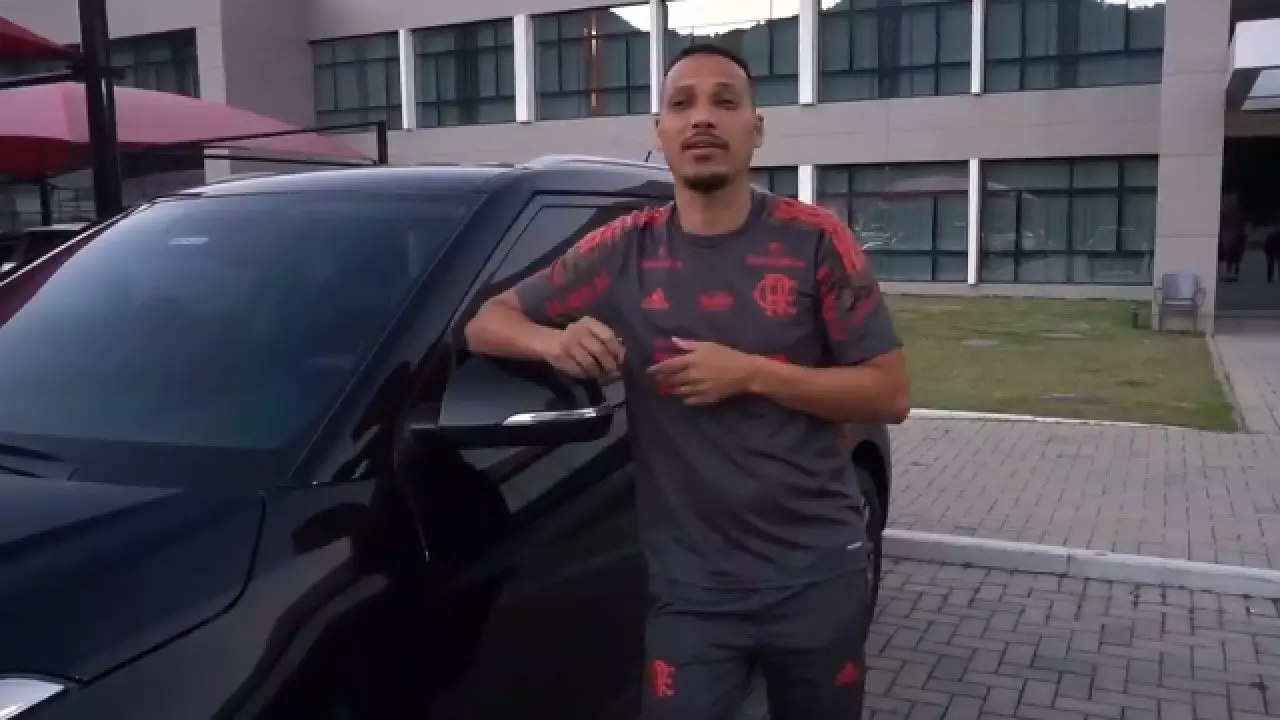 Funcionário com mais de 20 anos dentro do Flamengo é demitido por não avisar sobre sua candidatura a deputado