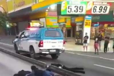 Vídeo: criminosos são presos após roubar táxi na Zona Oeste