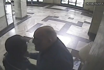 Morador que chamou porteiro de 'macaco' não comparece à delegacia