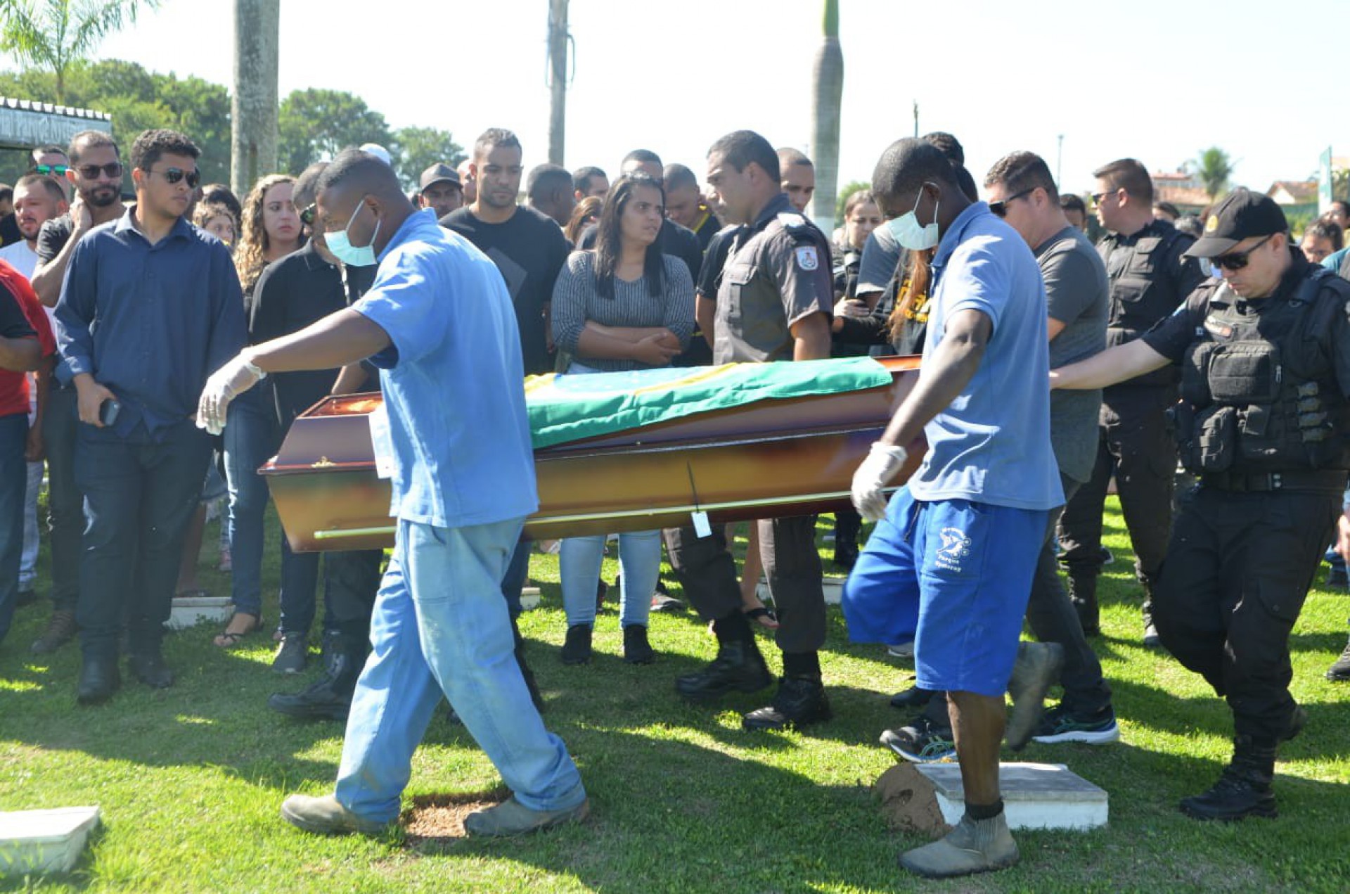 O policial Wesley Kenned Portella dos Santos foi morto após sair de uma barbearia no bairro Amendoeira, em São Gonçalo.
 - Sandro Vox/Agência O Dia