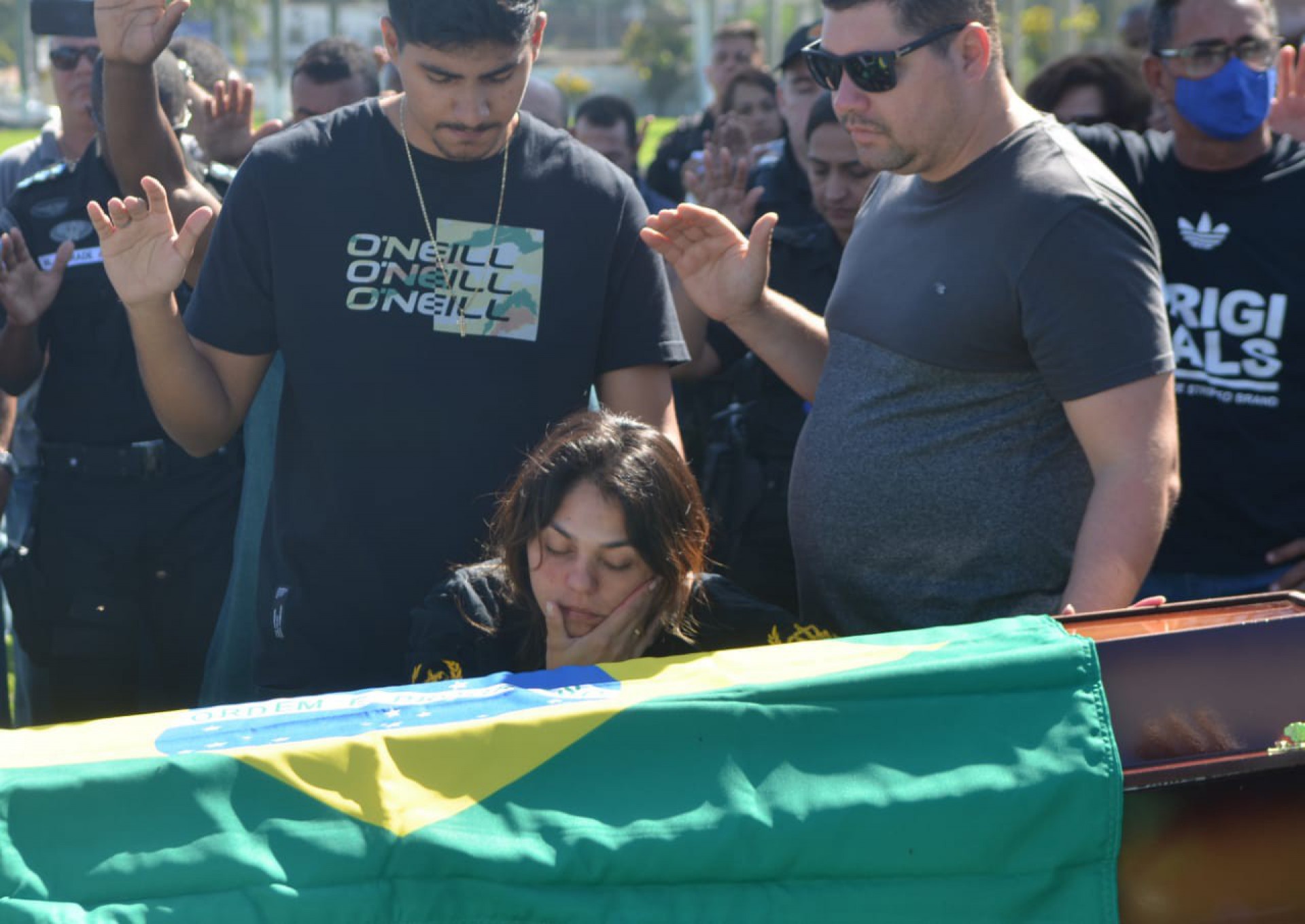 O policial Wesley Kenned Portella dos Santos foi morto após sair de uma barbearia no bairro Amendoeira, em São Gonçalo.
 - Sandro Vox/Agência O Dia