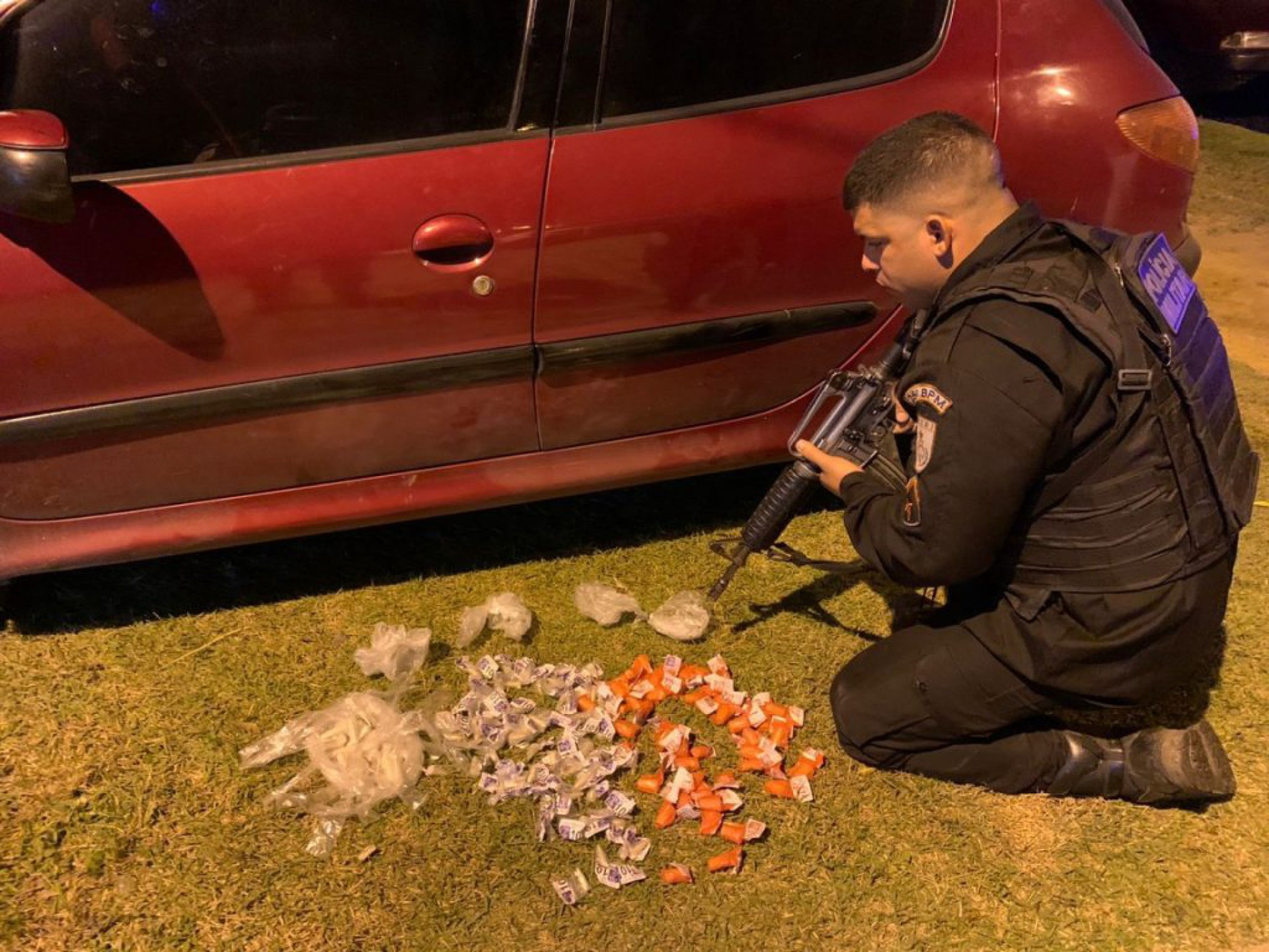 No somatório de todas as ações, foram apreendidas 909 cápsulas de cocaína, entre outras drogas - Divulgação