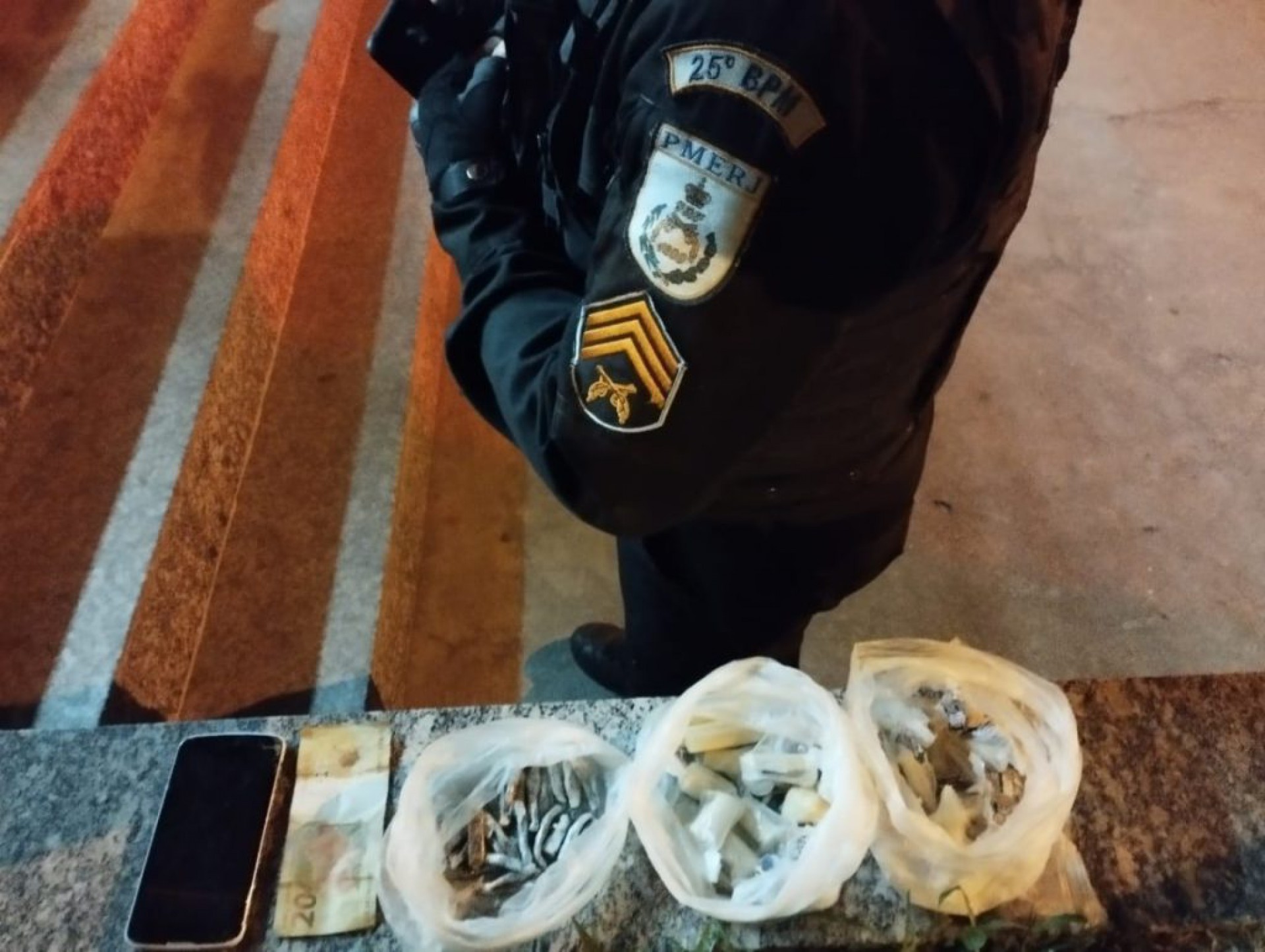 O homem foi levado &agrave; 118&ordf; DP, em Araruama, onde ficou apreendido - Divulga&ccedil;&atilde;o secom