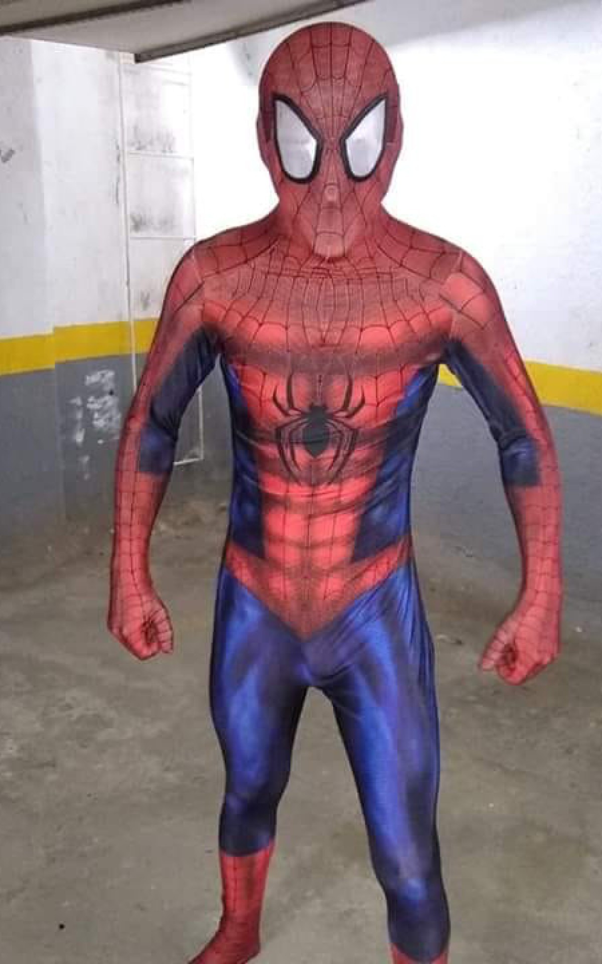 Emerson Lopes Bucker Martins, de 30 anos, era conhecido por se vestir de super-her&oacute;is em S&atilde;o Gon&ccedil;alo