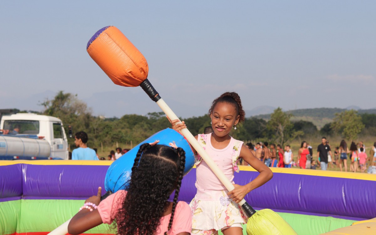 Muitos brinquedos foram disponibilizados para as crian&ccedil;as