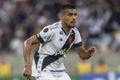 Léo Matos recupera confiança e pode ser boa opção no Vasco