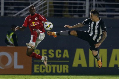 Narrador do Grupo Globo detona partida do Botafogo contra Bragantino no Campeonato Brasileiro: 'Um lixo'