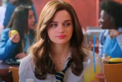 'Violentamente chapada', revela atriz de 'A Barraca do Beijo' sobre final das gravações do filme