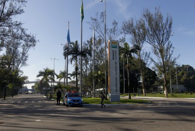 Vigilante morre após ser baleado durante trabalho na Reduc