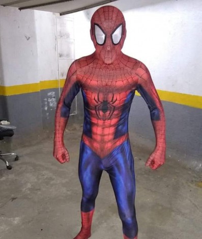 Emerson Lopes Bucker Martins, de 30 anos, era conhecido por se vestir de super-heróis em São Gonçalo - Reprodução/Redes sociais